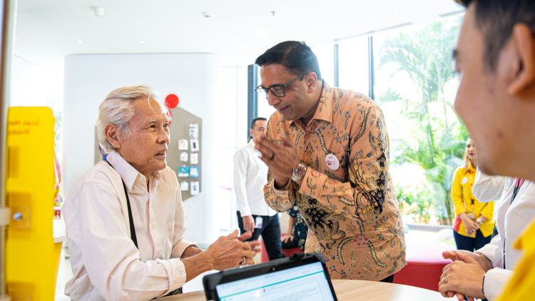 Vikram Sinha Jabat Lagi CEO Indosat 5 Tahun ke Depan